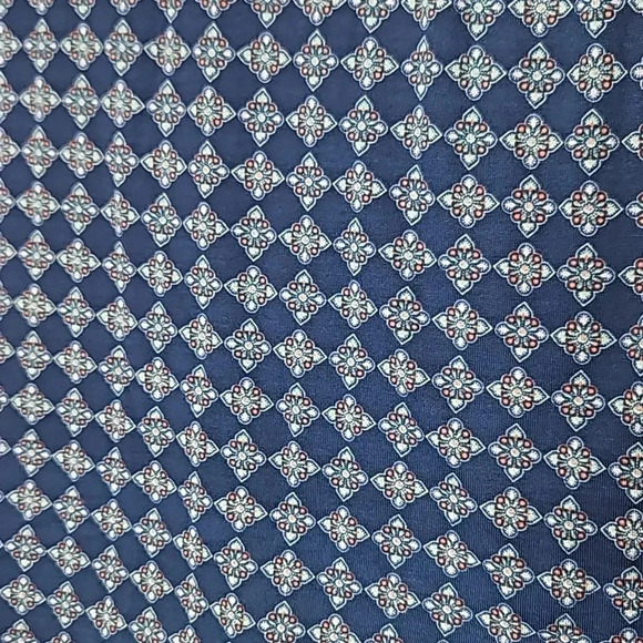 LuLaRoe Classic Tee Navy Geometric Size Medium - Picture 10 of 10